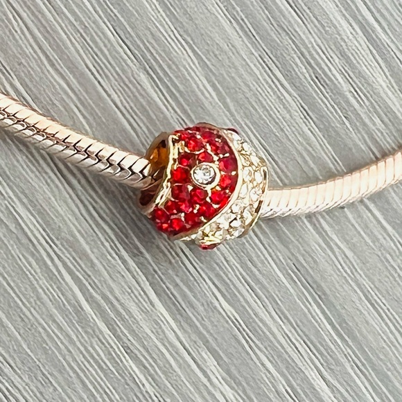 Gold plated paved red & clear crystal bracelet charm - Picture 5 of 7
